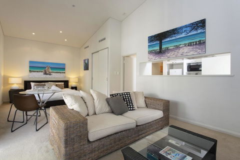 Luxury Modern Escapia - Southport Accommodation 3