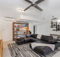Luxury Pool Side Apartment in Beachfront Resort - Southport Accommodation