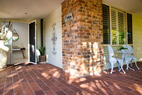 Magnificent Lakeview House - Long Jetty - Southport Accommodation 2