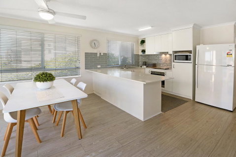 MAINSAIL8- MOOLOOLABA BEACH - Southport Accommodation 0