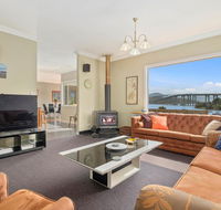 Manfield City Waterfront View Cottage - Southport Accommodation