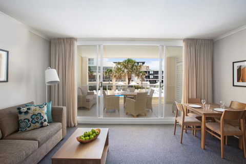 Mantra Ettalong Beach - Southport Accommodation 1