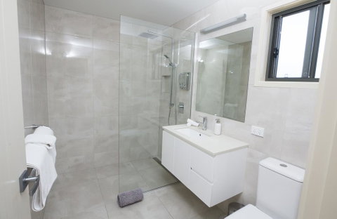 Mapleton Springs - Southport Accommodation 3