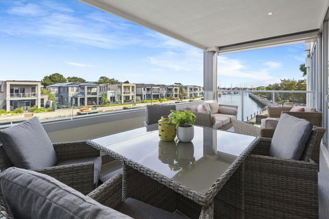 MARINA VIEW - Southport Accommodation 1