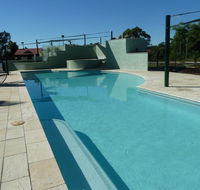 McNevins Logan Park Motel - Southport Accommodation