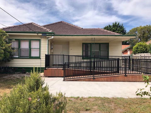 Melbourne Short Stay - Clayton Station, Monash Uni, Hospital - Southport Accommodation 0