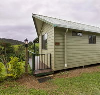Mena Creek Flower House - Southport Accommodation