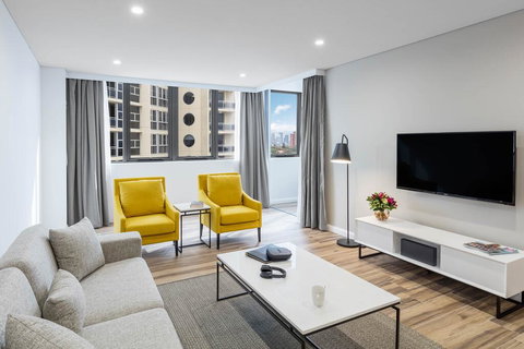 Meriton Suites Bondi Junction - Accommodation Southport 2