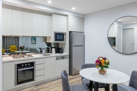 Meriton Suites Bondi Junction - Accommodation Southport 1
