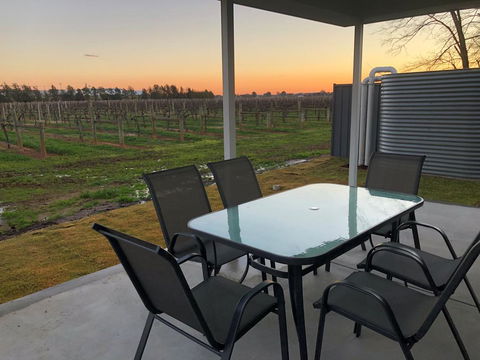 Milawa Vineyard Views - Guesthouse 1 - Southport Accommodation 3