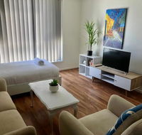 Modern Unit Near To Surfers Paradise - Southport Accommodation