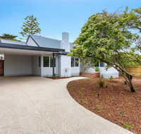 Molly's Beach House - Southport Accommodation