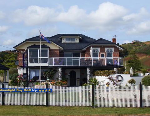 Moonlight Bay B&B Guest House - Southport Accommodation 1