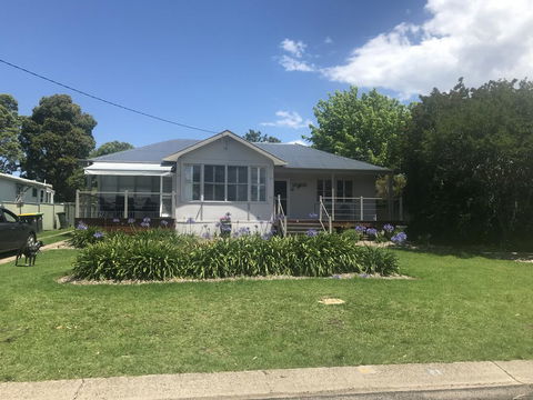 Moruya Holiday House - Southport Accommodation 1