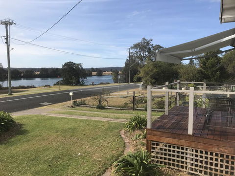 Moruya Holiday House - Southport Accommodation 0