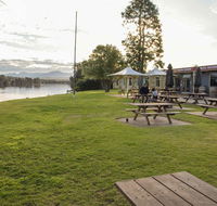 Moruya Waterfront Hotel Motel - Southport Accommodation