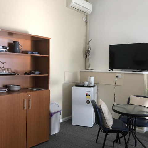 Motel Rooms At Morisset Serviced Apartments - Southport Accommodation 3