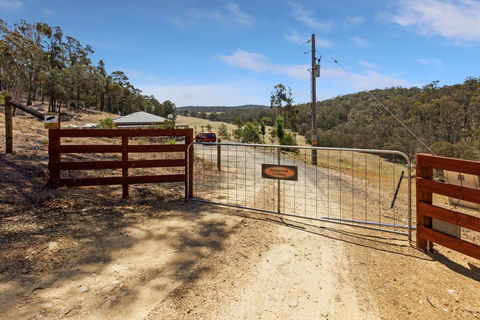 Mt Taylor Country Retreat-15 Minutes To Bairnsdale - Southport Accommodation 1