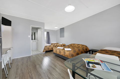 Ned Kelly's Motel - Southport Accommodation 3