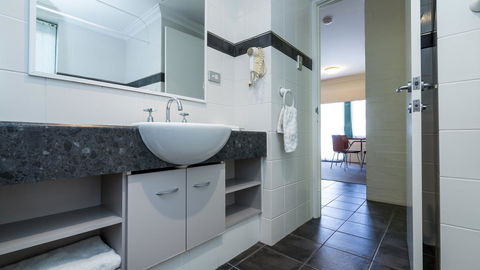 Dowler Apartments Subiaco - Southport Accommodation 29