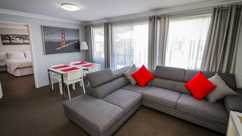 Dowler Apartments Subiaco - Southport Accommodation 2