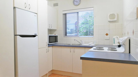 Dowler Apartments Subiaco - Southport Accommodation 9