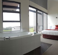 Cosy Corner Sea View Apartments - Southport Accommodation