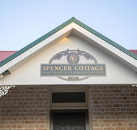 Spencer Cottage - Southport Accommodation