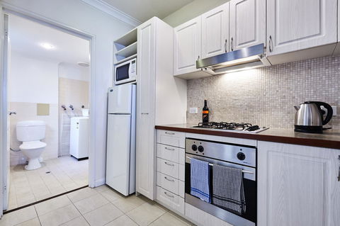Fremantle Townhouse U/5 - Southport Accommodation 0