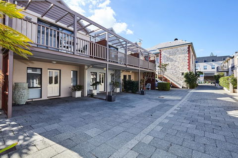 Fremantle Townhouse U/5 - Southport Accommodation 13