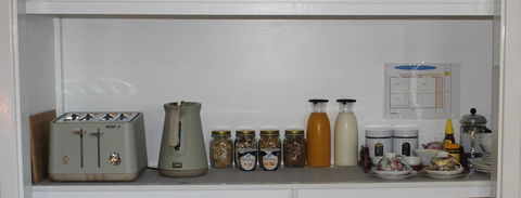 Jacaranda Hideaway Bed & Breakfast - Southport Accommodation 5
