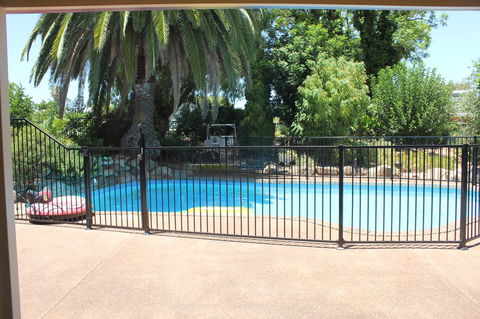 Jacaranda Hideaway Bed & Breakfast - Southport Accommodation 9