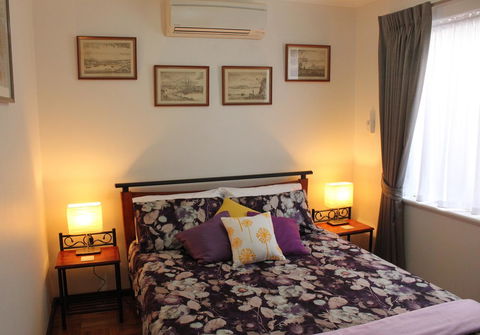 Jacaranda Hideaway Bed & Breakfast - Southport Accommodation 2