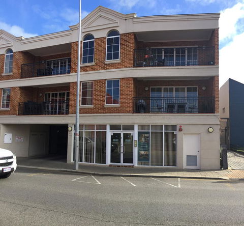 West End District Apartments - Southport Accommodation 0