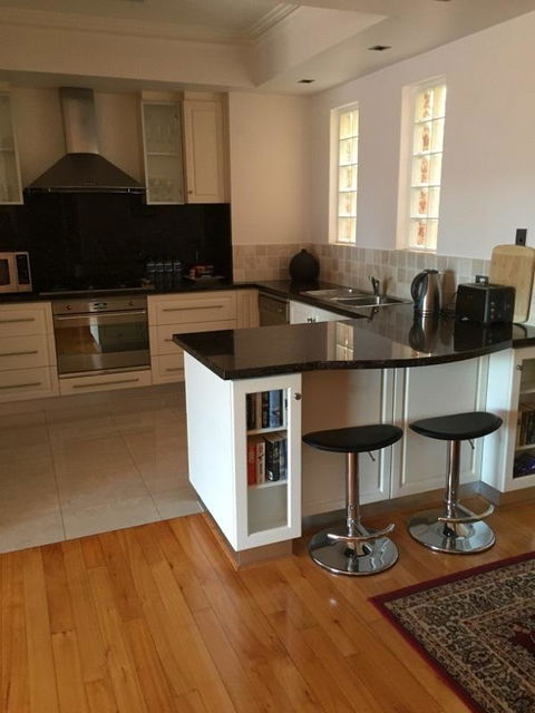West End District Apartments - Southport Accommodation 20