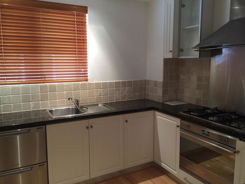 West End District Apartments - Southport Accommodation 15
