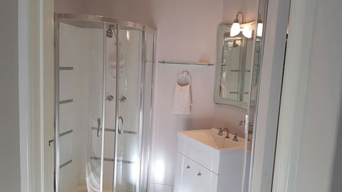 Stirling Apartments - Studio 1 - Southport Accommodation 3