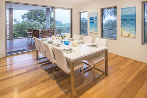 Calm Waters - Southport Accommodation 32