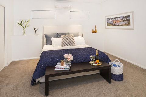 Calm Waters - Southport Accommodation 21