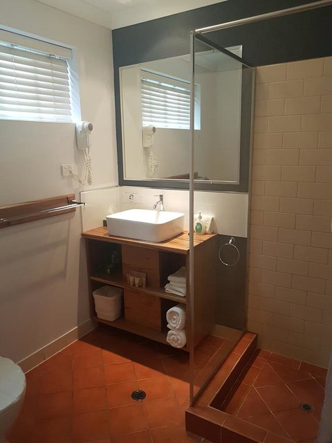 Adamsons Riverside Accommodation - Accommodation Southport 2