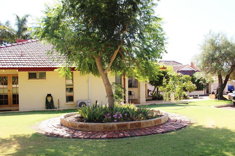 Armadale Cottage Bed & Breakfast - Accommodation Southport 38