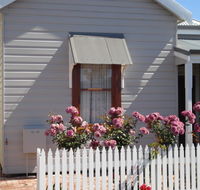 Bluebird Cottage - Southport Accommodation