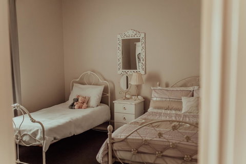 Bluebird Cottage - Accommodation Southport 2