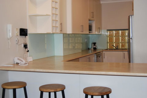 Absolute Beachfront Scarborough - Accommodation Southport 4