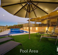 7 Kestrel Place - PRIVATE JETTY  POOL - Southport Accommodation