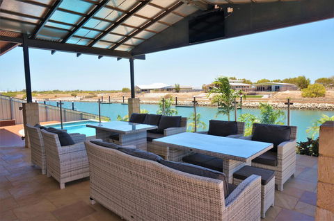 27 Corella Court - Southport Accommodation 25