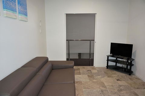 27 Corella Court - Southport Accommodation 17