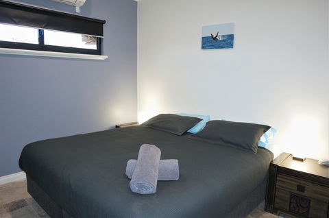 27 Corella Court - Southport Accommodation 10