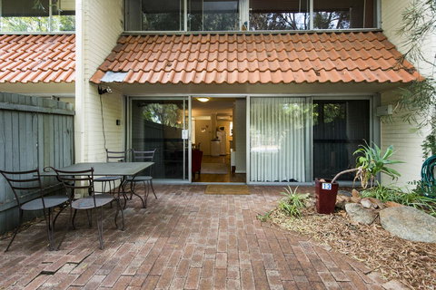 Rosalie 13 - Southport Accommodation 14