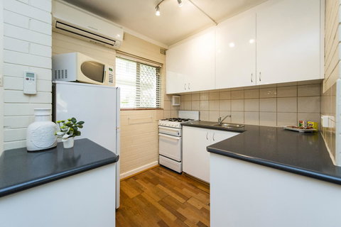 Rosalie 13 - Southport Accommodation 2